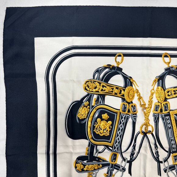 VTG HERMES Brides de Gala Scarf White Black Gold colorway, by Hugo Grygkar - Picture 4 of 13
